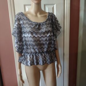 Paradise Contour Woman Poncho Style Top Blouse Black & White Zigzag Size Medium